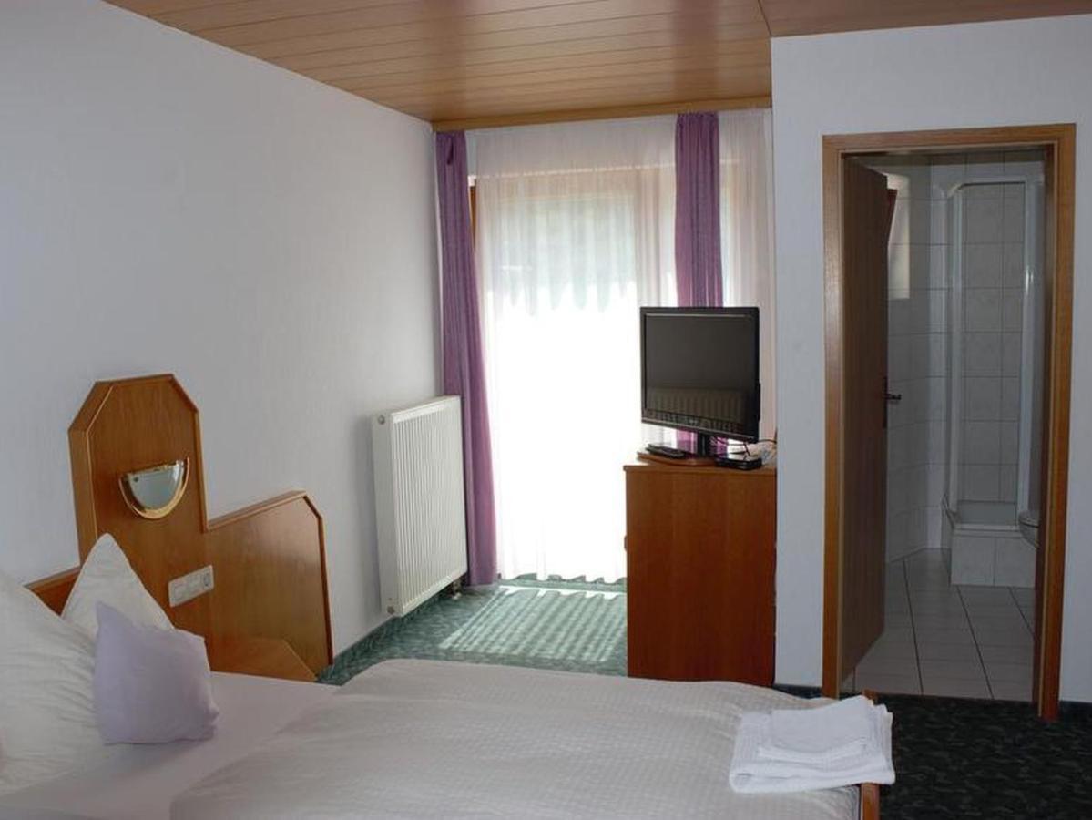 Hotel Garni Silberdistel Lauterstein Екстериор снимка